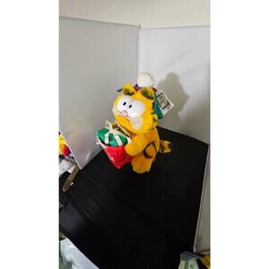 Dakin Garfield Cat plush toy Christmas Shopper 1988 Cartoon Stuffed Animal NWT